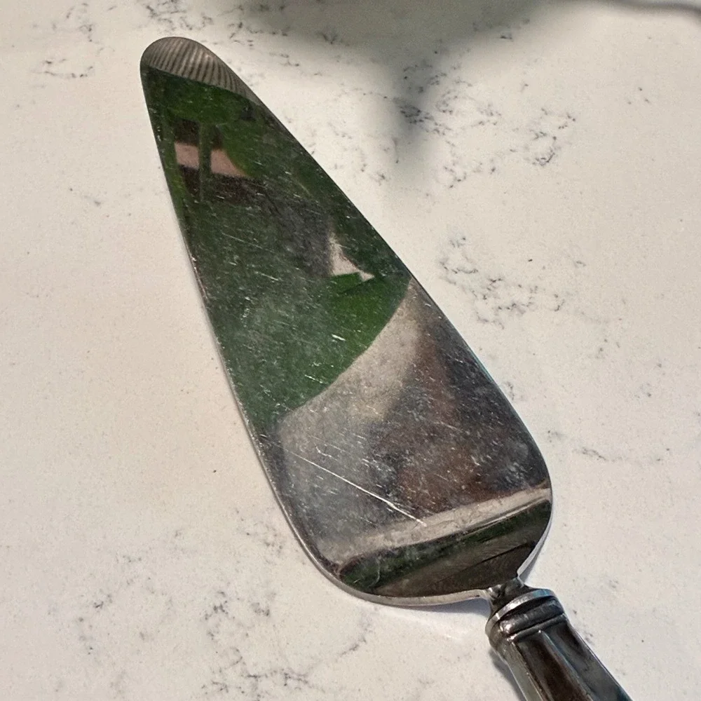 Vtg Intl Royal Danish Pie Server Stainless Blade Ornate Scroll Sterling Handle